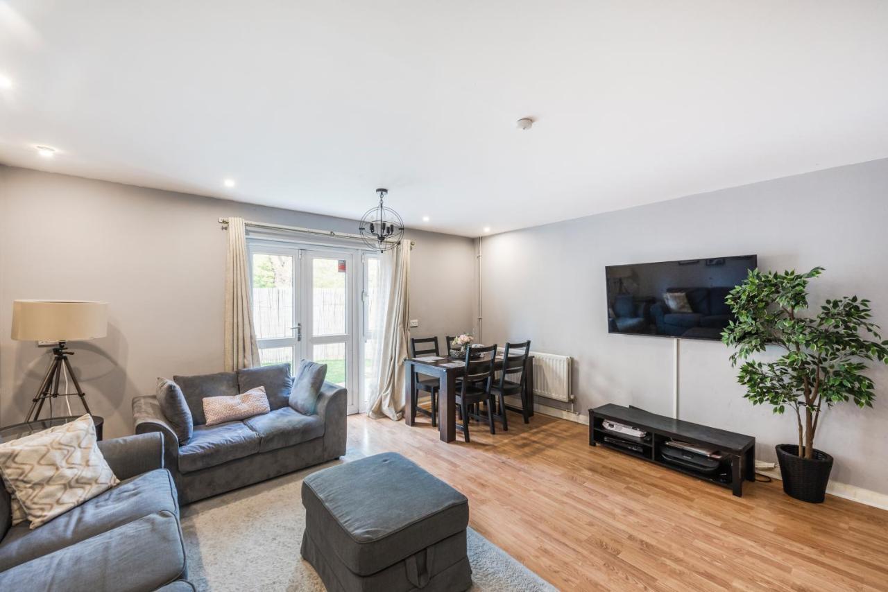 Spacious 4 Bed House Near Greenwich *