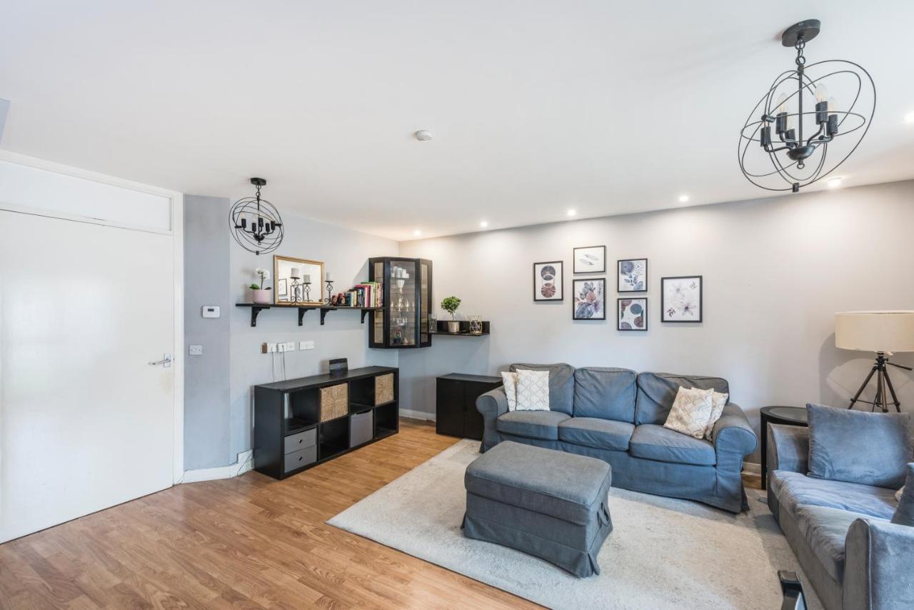 Spacious 4 Bed House Near Greenwich *