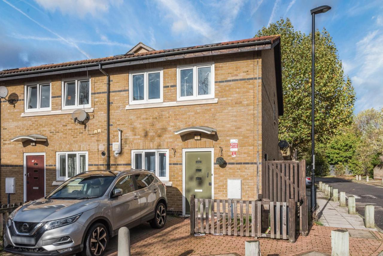 Spacious 4 Bed House Near Greenwich *